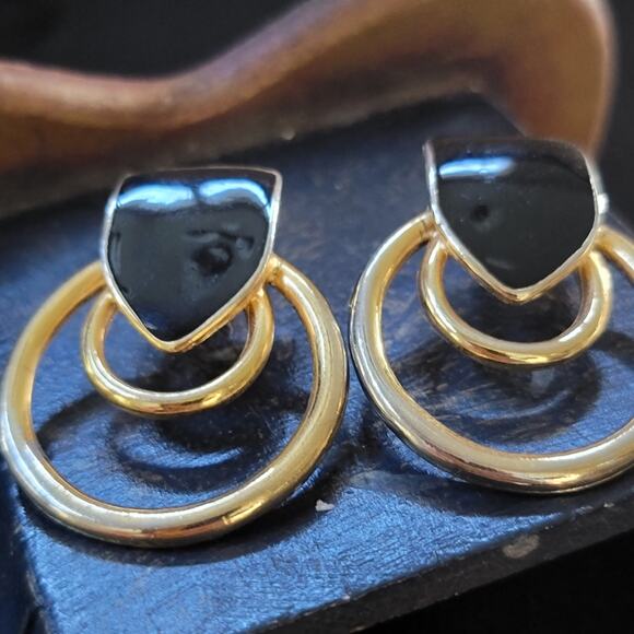 Vintage Black Enamel and Golden Loop Earrings - Timeless Elegance - Picture 5 of 7